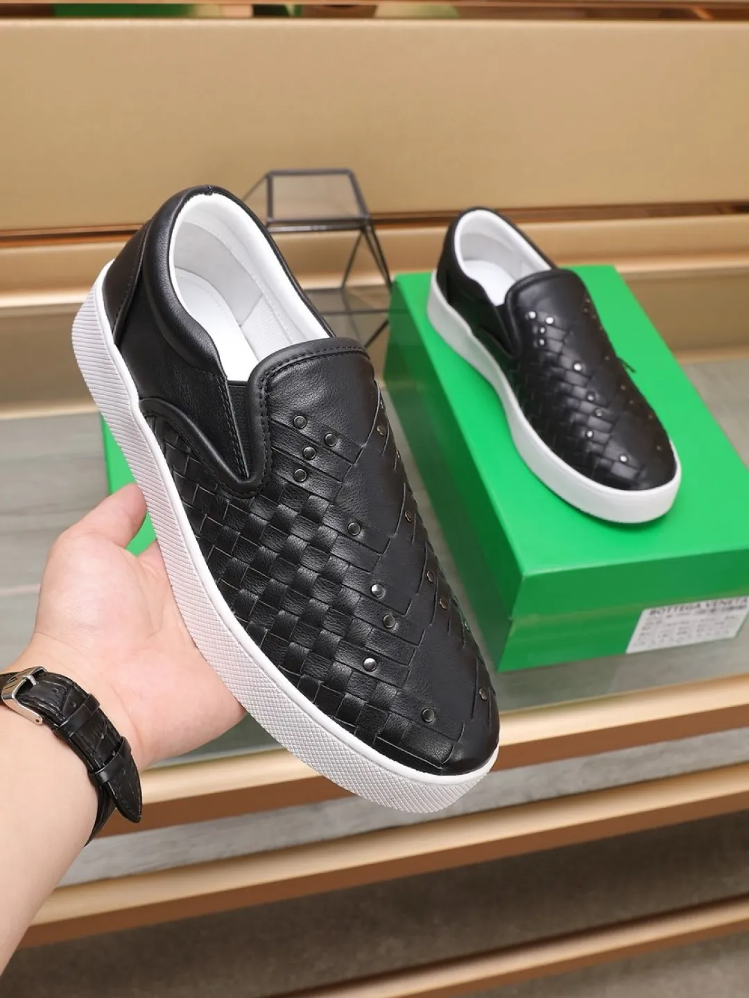 Men's men's shoes 💰Men's shoes 💰540💰🔥[BV] series of top purchasing agents 🔍Imported first-layer cowhide woven surface, cowhide foot pads lining environmentally friendly ♻️Does not fade, 💪Sole: Rubber combination original factory special original outsole ⚠Original and single goods 🔍🔍You can come in and out at will, welcome to compare ⚠Number of sizes: 38-44